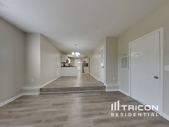 3rd image of 232 Ermines Way