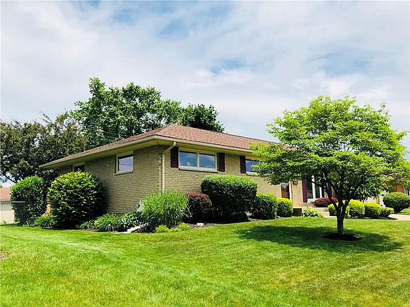 4th image of 4474 Phoenix Dr