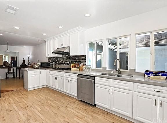 5th image of 754 Vallombrosa Dr