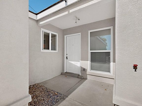 5th image of 1613 Patti Pl NE