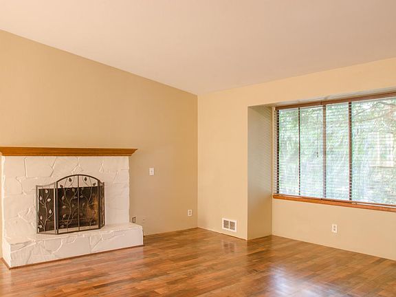 5th image of 23207 39th Ave W