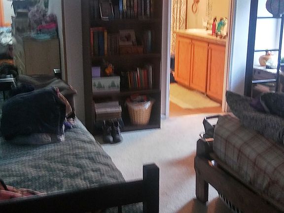 5th image of 201 W Oakview Ave Unit 101
