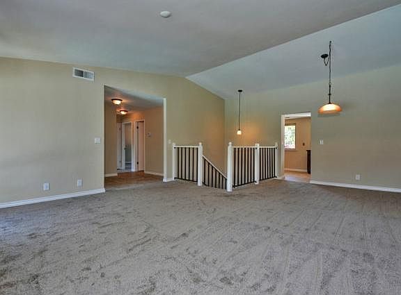 5th image of 853 Monty Cir