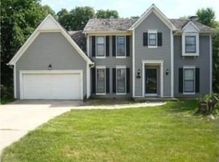 146 NE Edgewater Dr, Lees Summit, MO 64064