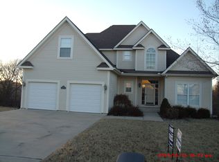 630 Liberty Rd, Smithville, MO 64089