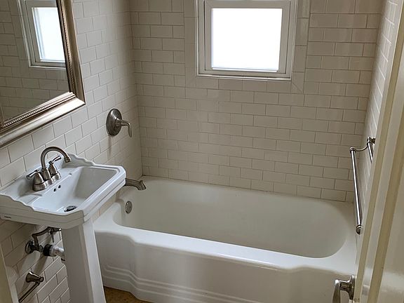 3rd image of 4372 Alabama St