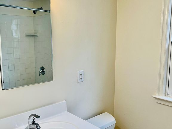 3rd image of 7 Kensico Knoll Pl #2