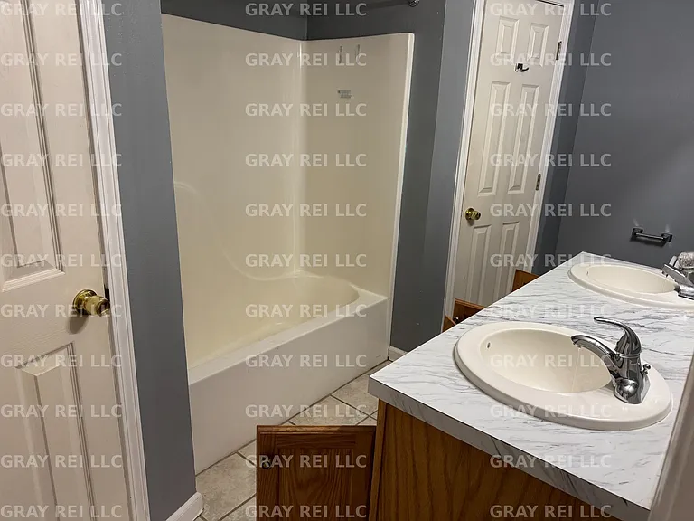 1004 Tori Ln — Photo 3