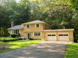 537 Middle Rd, East Greenwich, RI 02818