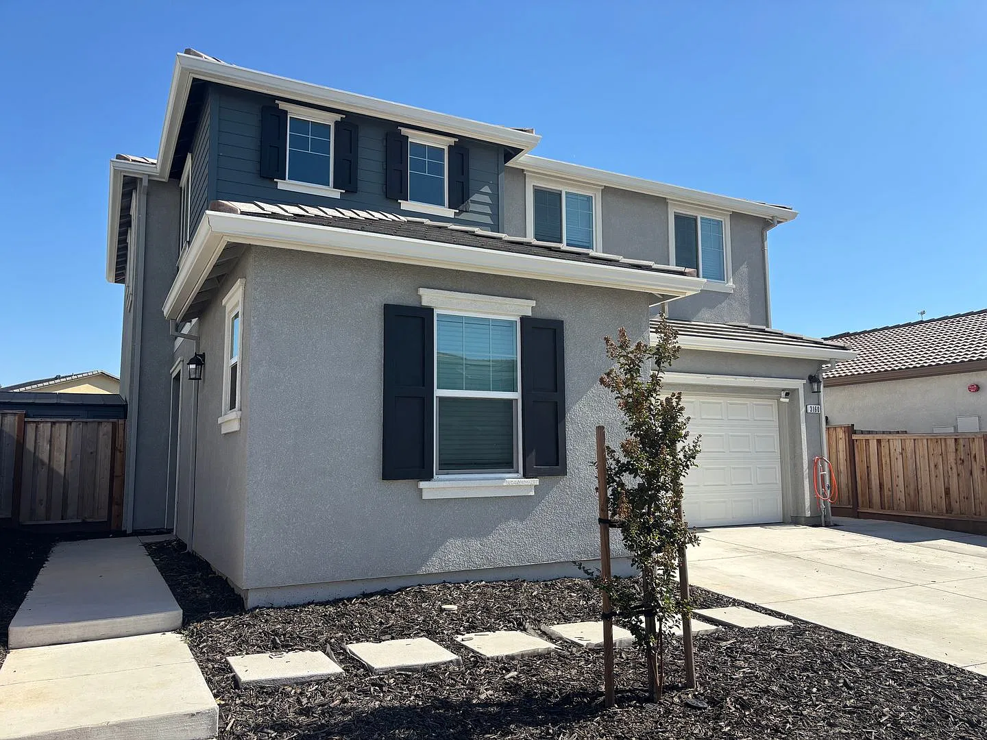 Nearly New Home on One of the Largest Lots in The Villages — Photo 3