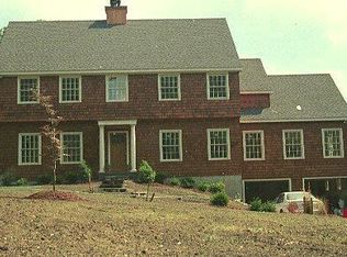 E Huckleberry Holw, Stamford, CT 06903