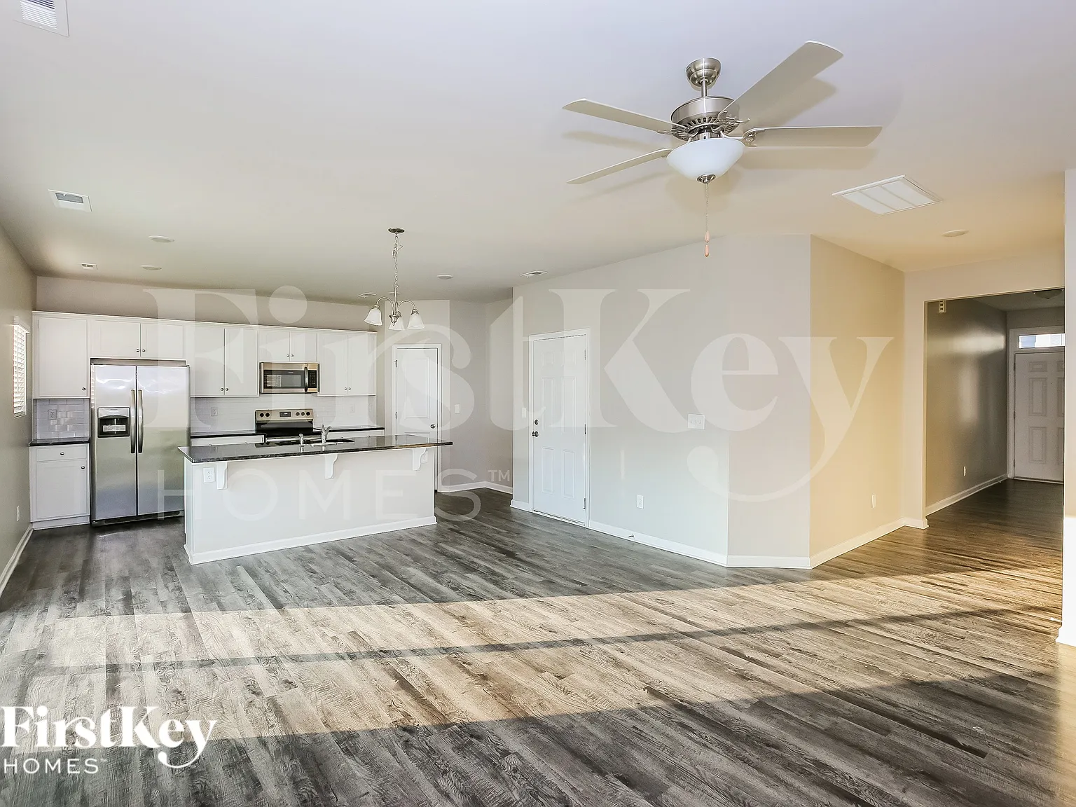 4 bed, 2.5 bath, 1841 sqft, $2,205 — Photo 4