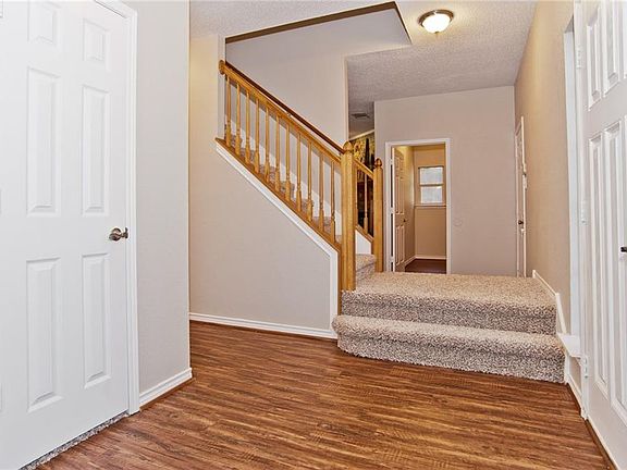 4th image of 504 Creek Tree Dr