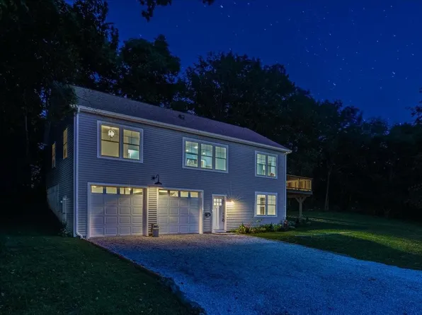 22 Prospect St, Tiverton, RI 02878