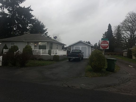 3rd image of 250 L St