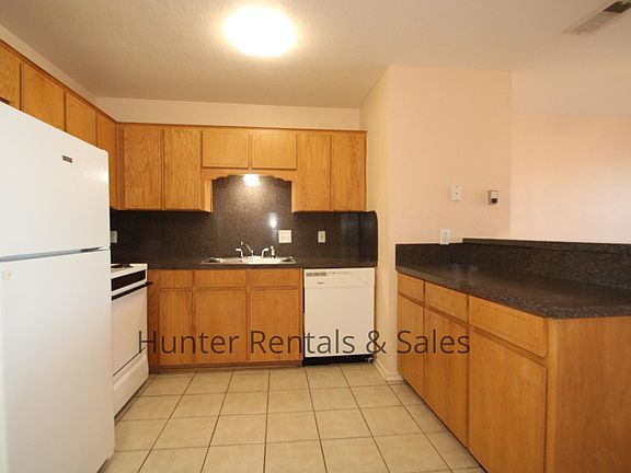 5th image of 4400 Deek Dr APT B
