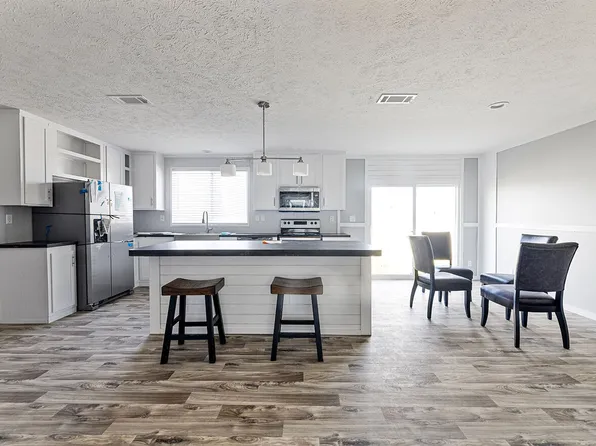 3400 N Loop 336 E #3, Conroe, TX 77301