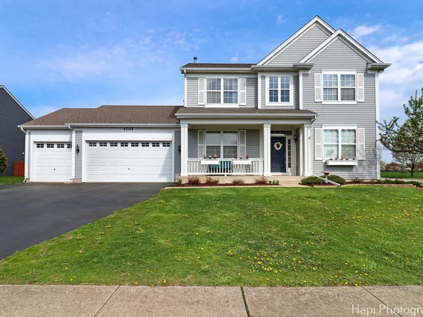 1701 Dundalk Ln, McHenry, IL 60050