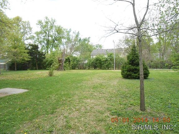 4th image of 213 Lenox Ave