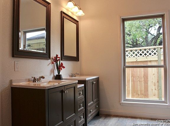 5th image of 12846 Castle George St
