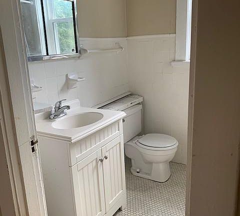 5th image of 7532 Hoover Ave #A
