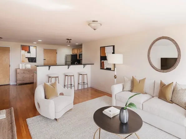 44 Lafayette Ave APT 308, Chelsea, MA 02150