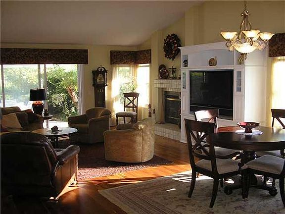 4th image of 2685 Magellan Ln