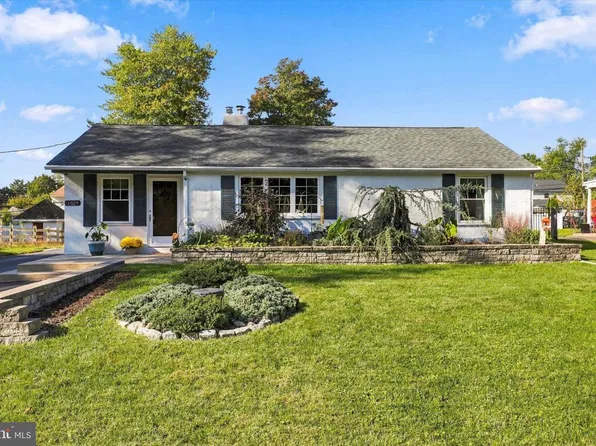 1027 Cardinal Rd, Audubon, PA 19403
