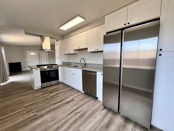3rd image of 756 Pombreden Ct