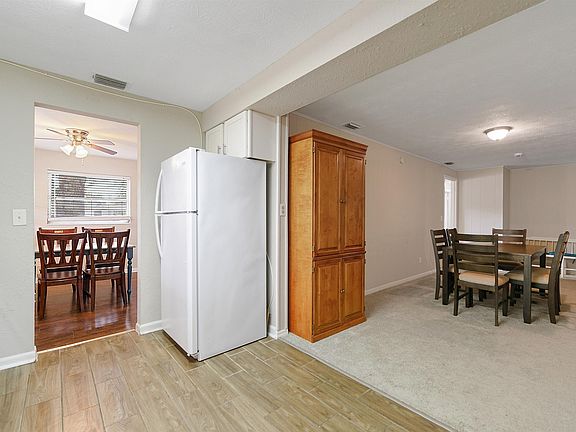 5th image of 319 Janell Dr
