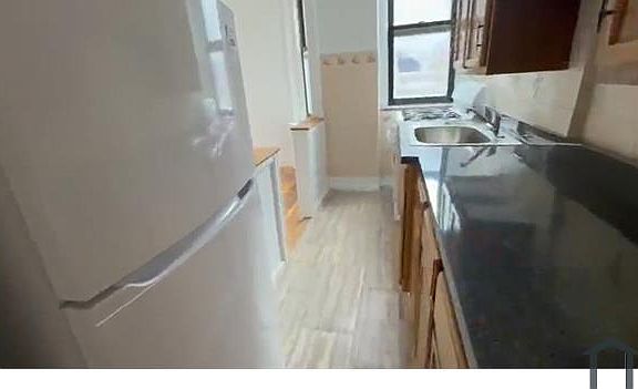 4th image of 1185 Morris Ave APT 6F