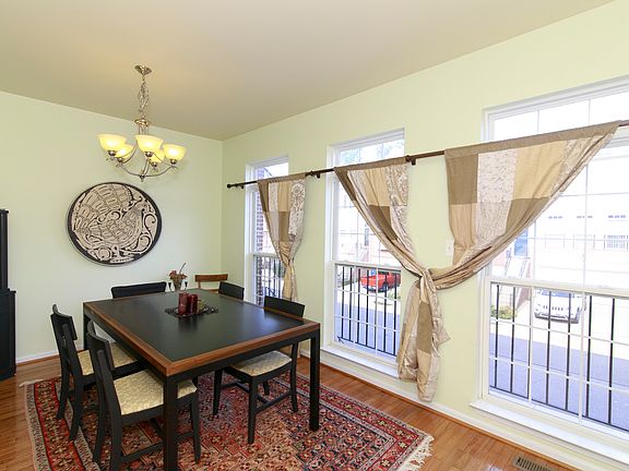 4th image of 8558 Wyngate Manor Ct