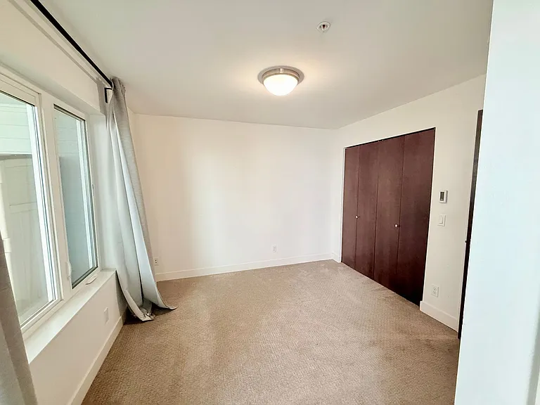 722 Summit Ave E — Photo 16