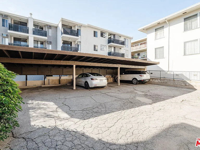 1147 Horn Ave #5 — Photo 10