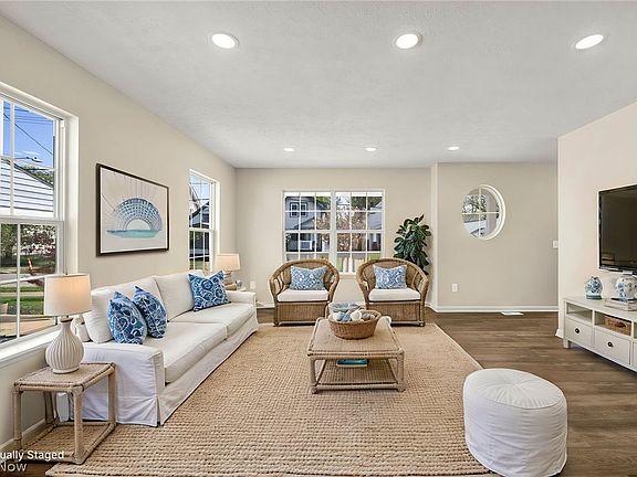 3rd image of 3512 W 46th St