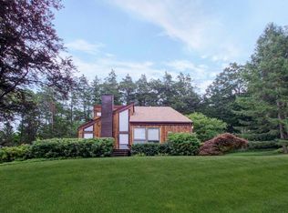 19 Linden Ln N, Millbrook, NY 12545