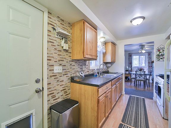 3rd image of 706 Nessawae Ave W