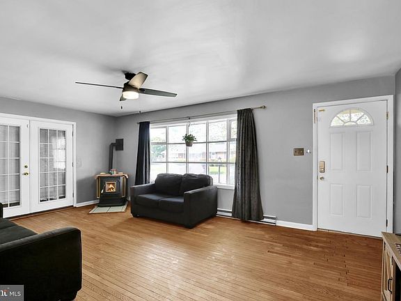 5th image of 340 Harry Ave