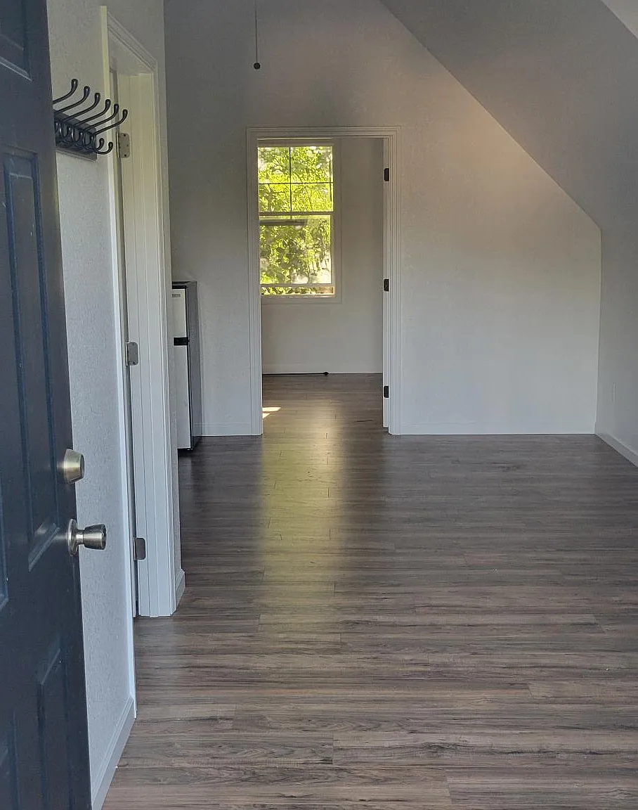 1 bed, 770 sqft, $1,695 — Photo 2