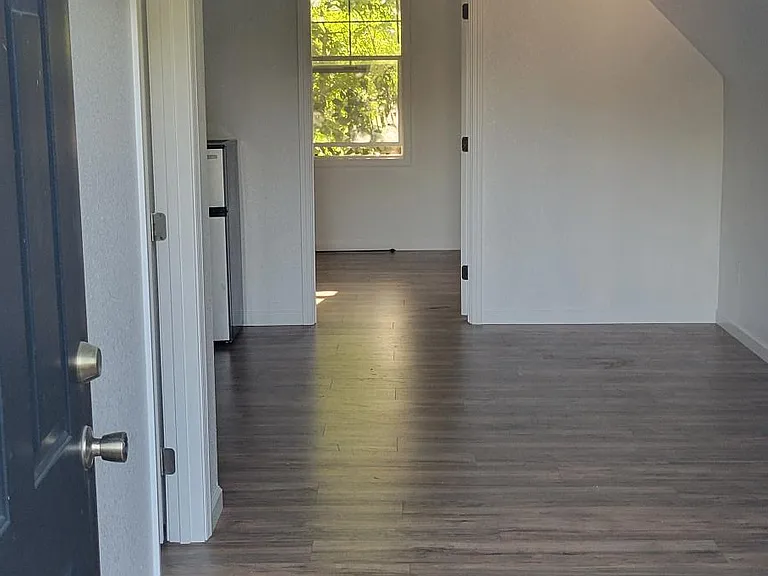 10605 Fair Oaks Blvd — Photo 2
