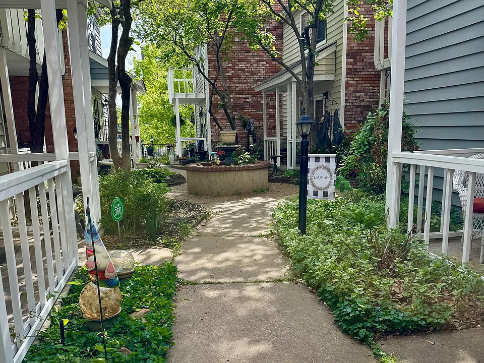 1712 S Cheyenne Ave #3