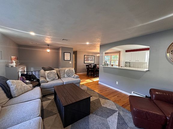 3rd image of 66 Buckingham Dr