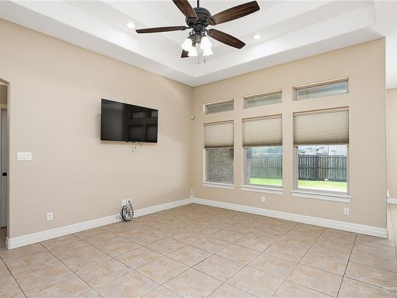 5th image of 524 Martha Louise Ave
