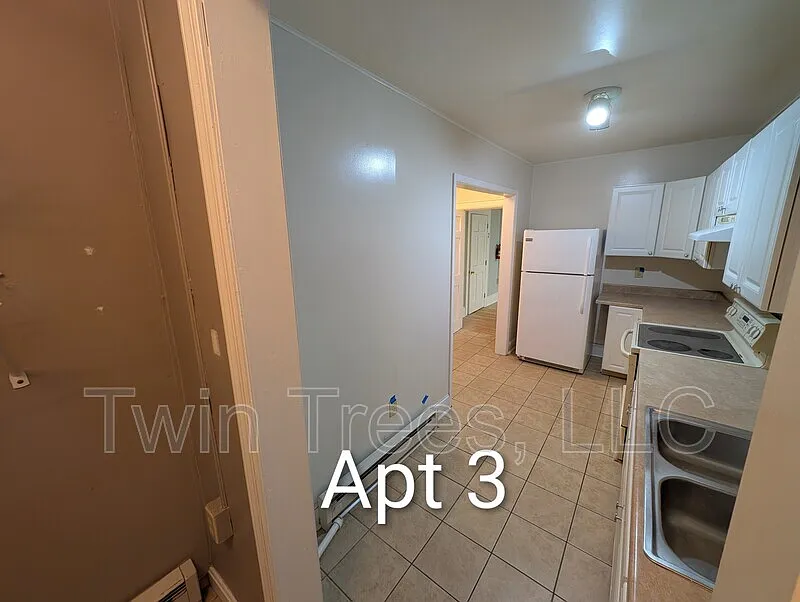 2 bed, 1.0 bath, 600 sqft, $900 — Photo 3