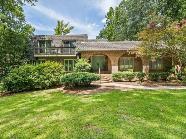 736 Laurel Dr, Sandersville, GA 31082