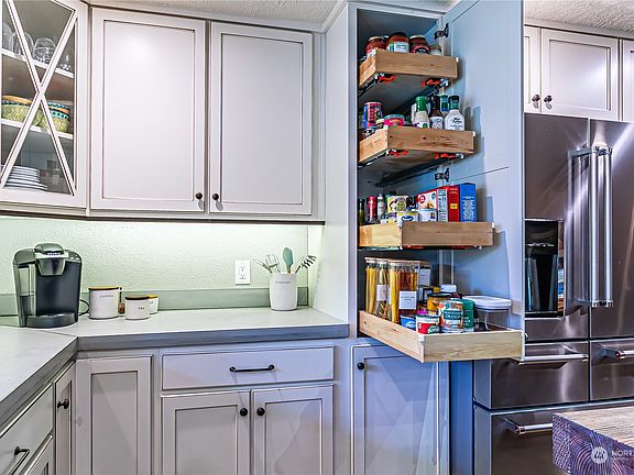 5th image of 4102 64th Street Ct