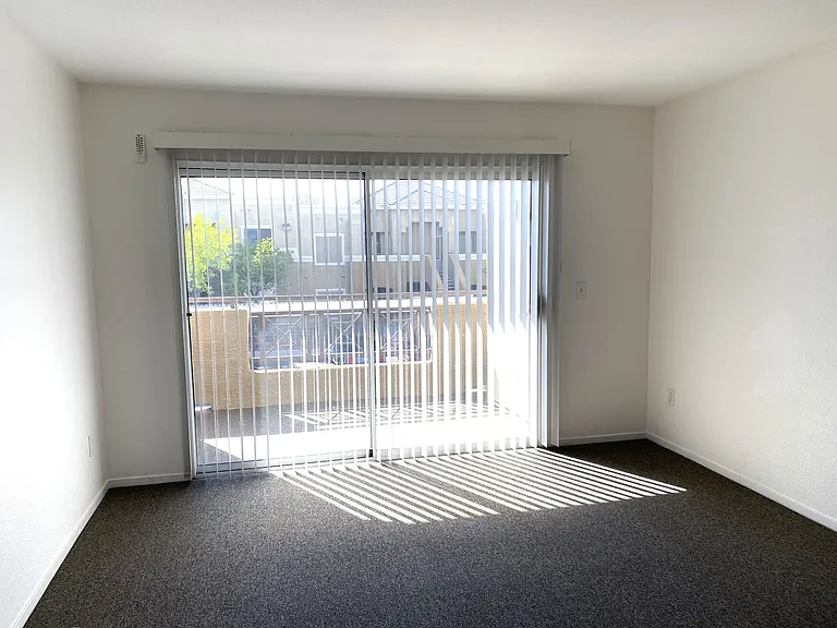 8070 W Russell Rd #2105 — Photo 3