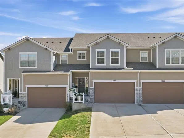7369 Griffey St, Parkville, MO 64152