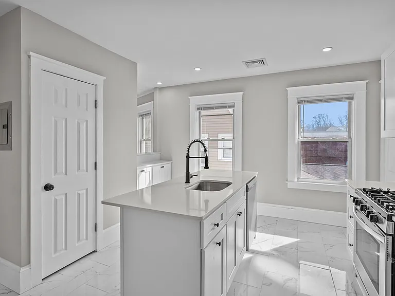 460 Eaton St #1 — Photo 8
