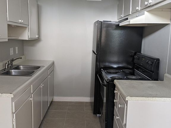 2nd image of 1802 W 47th St